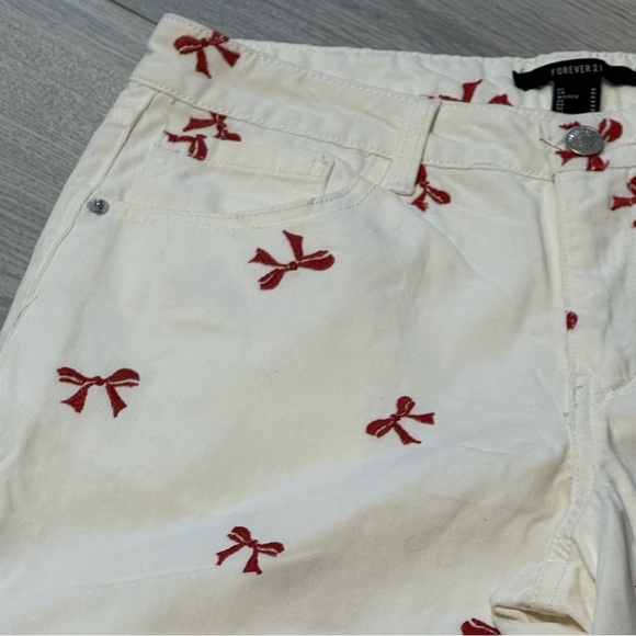 Holiday Forever 21 Off White Pants with Red Bow Pattern Wide Leg NWT - Picture 5 of 10